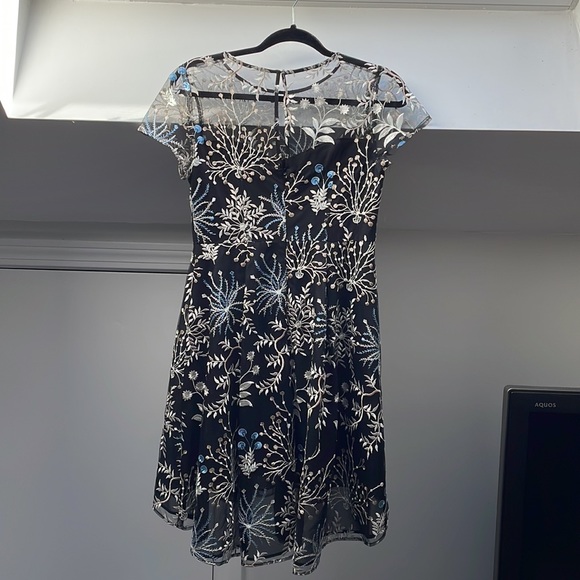 Adrianna Papell Cocktail Dress / 4P - Picture 2 of 5